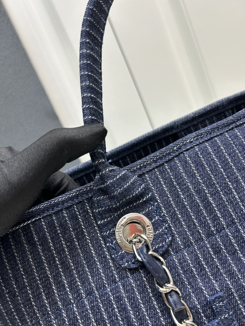 Ch**el shopping bags